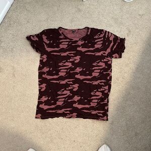 Monrow red camo tee XS